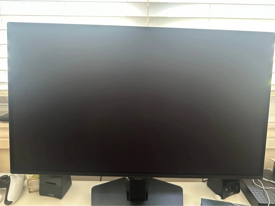 Samsung Odyssey OLED G5 27” 1440p 180hz Gaming Monitor - photo 2