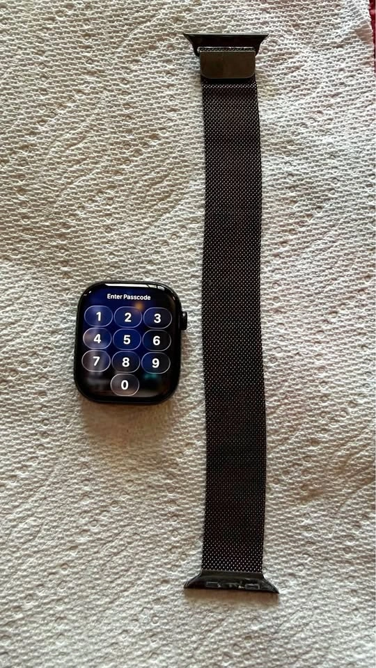 Apple Watch Series 10 (GPS) 46 mm - Black Milanese Loop