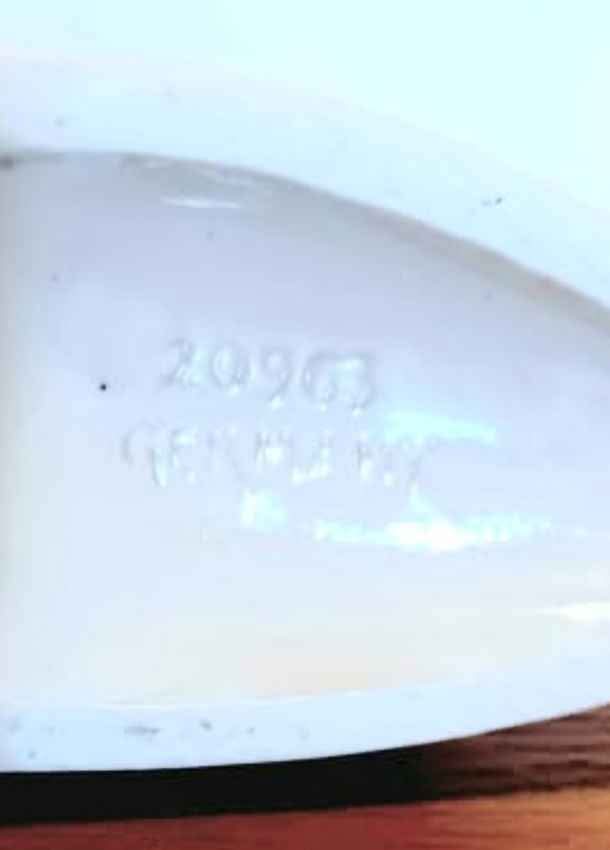 Vtg.Grafenthal German Porcelain Sled Skater Couple - photo 5