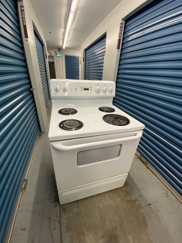 GE COIL ELECTRIC STOVE - photo 2