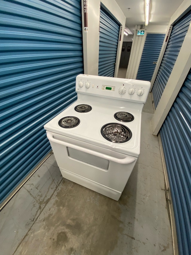 GE COIL ELECTRIC STOVE - photo 3