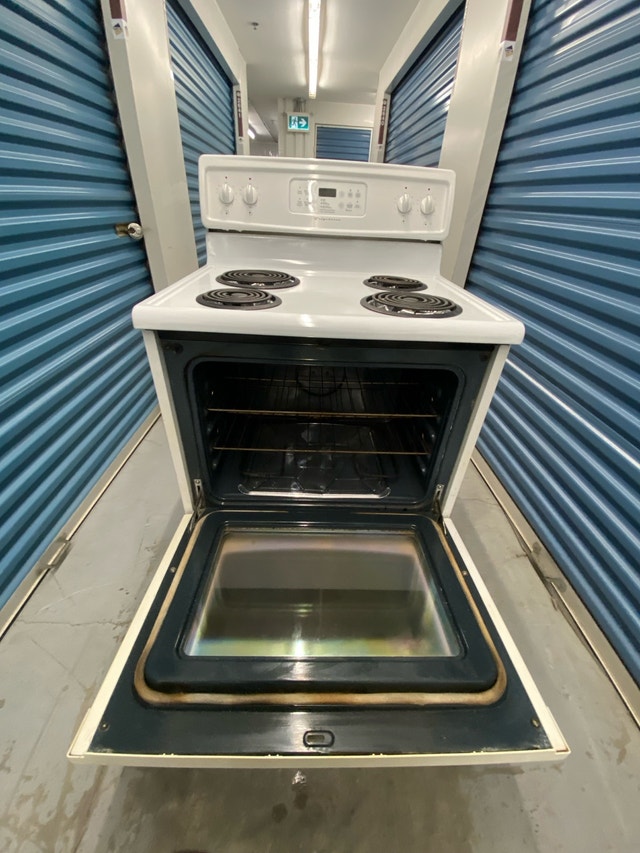 FRIGIDAIRE WHITE COIL STOVE - photo 5