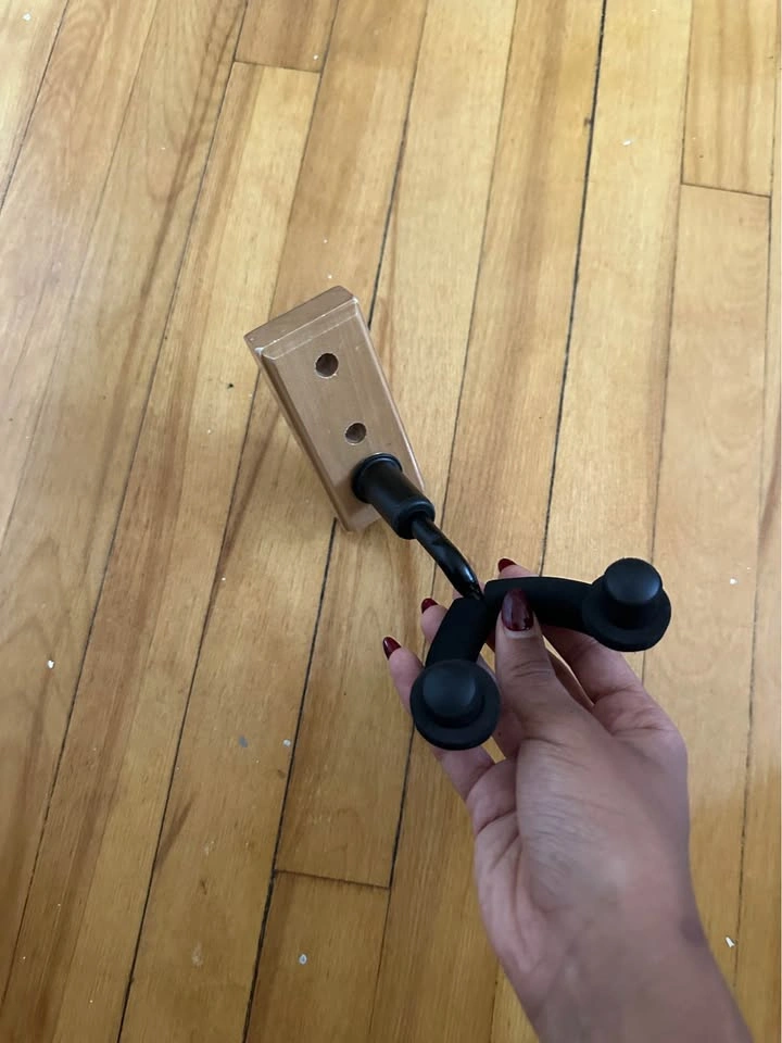 Guitar holder wall mount - photo 2