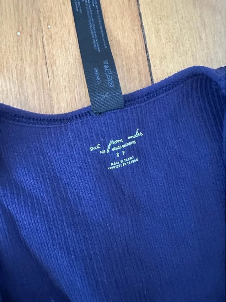 Urban outfitters deep v tank navy small - photo 2
