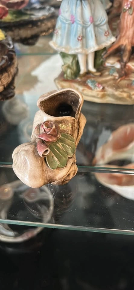 Vintage Nuova Capodimonte Pottery Porcelain Miniature Car - photo 3