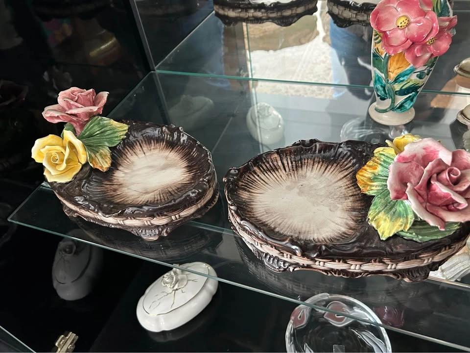 Vintage 1980s Capodimonte Ashtrays- each sold separately - photo 2