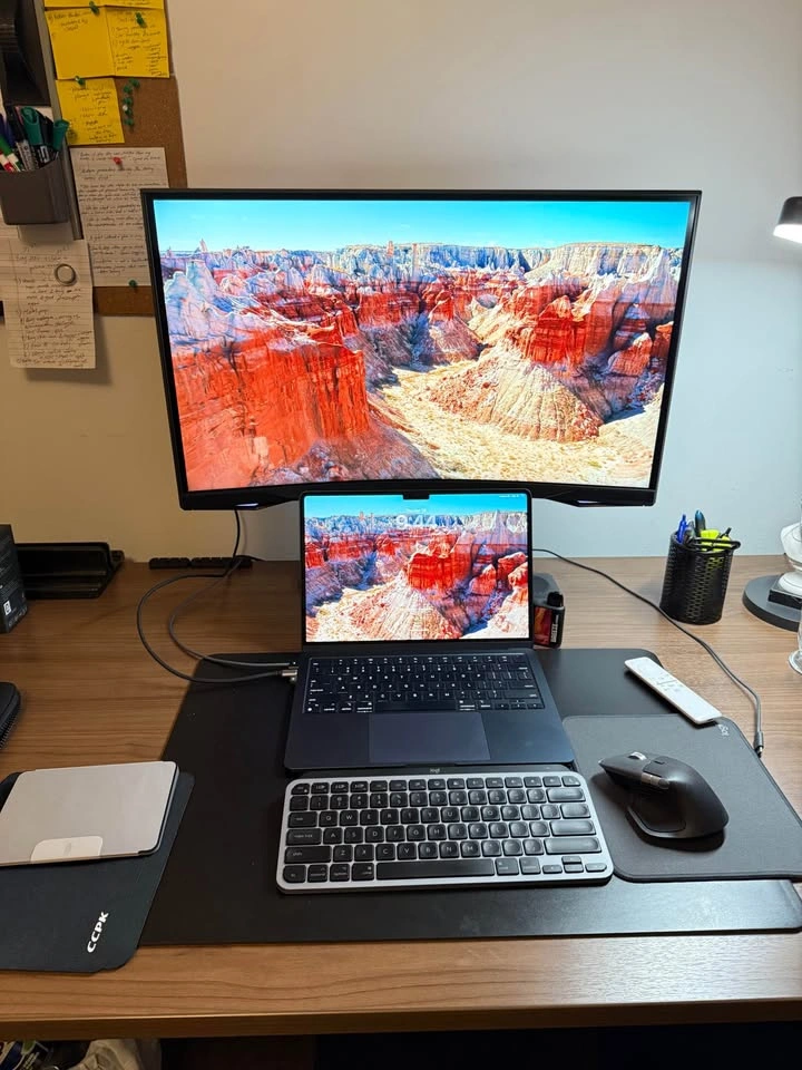Samsung Odyssey G6 27” Curved Gaming Monitor – 240Hz QHD 1440p - photo 2
