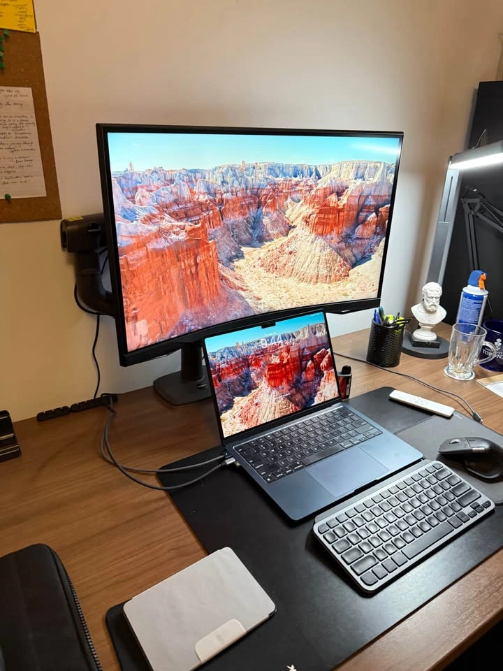 Samsung Odyssey G6 27” Curved Gaming Monitor – 240Hz QHD 1440p - photo 4