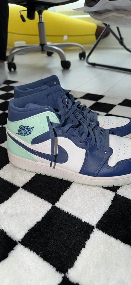 Air Jordan 1 Mid Blue Mint - photo 2