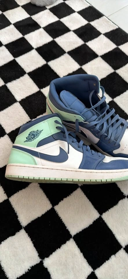 Air Jordan 1 Mid Blue Mint - photo 3