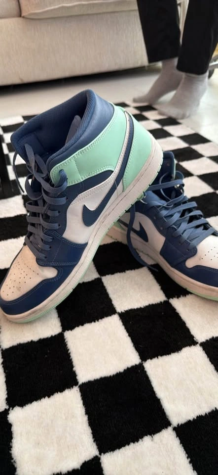 Air Jordan 1 Mid Blue Mint - photo 4