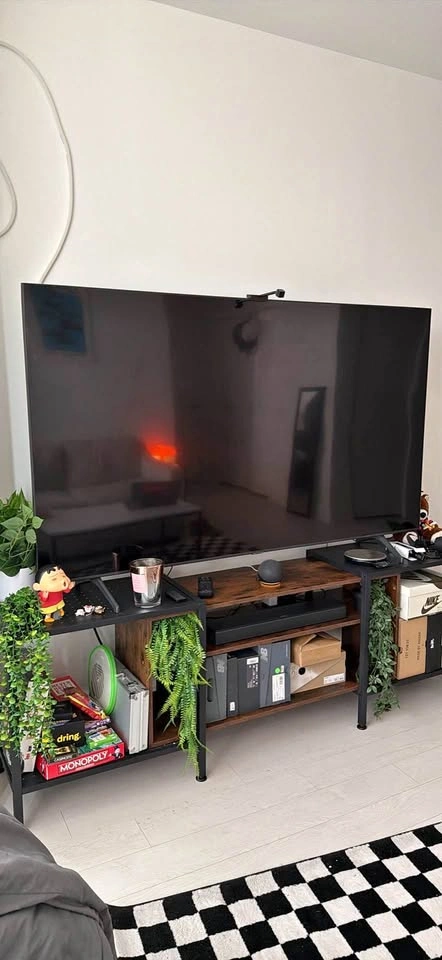 Samsung 75in smart TV