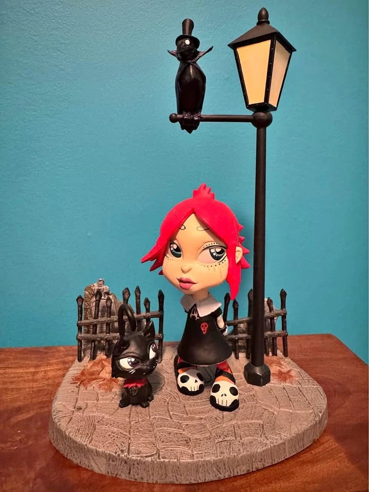 2004 Ruby Gloom Gallery Series Figure Playset Rare