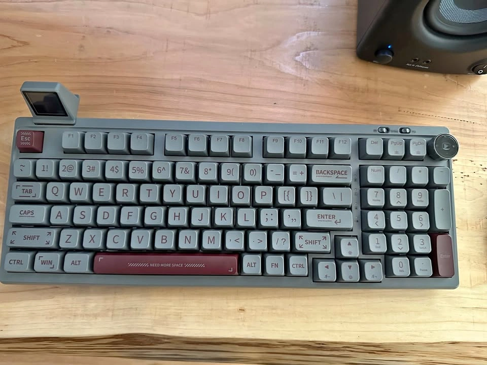 Epomaker mech keyboard RT100