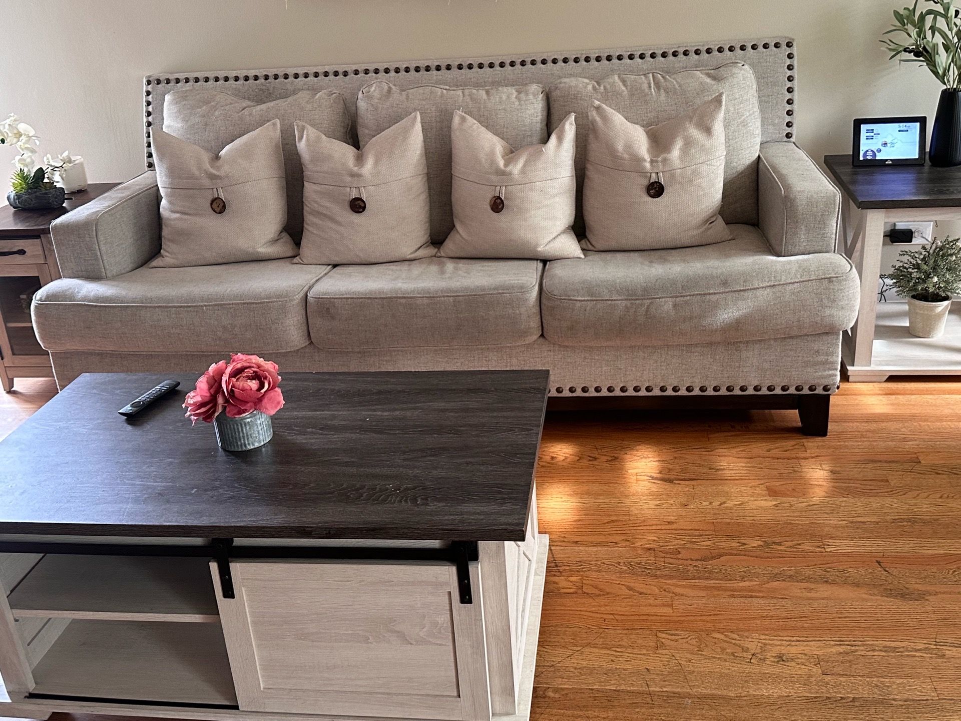 Beige couches with studded trim - photo 5