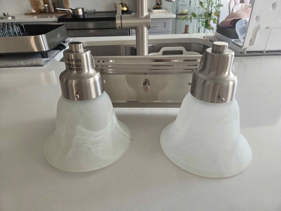 Bathroom Light Fixture- Galaxy brand - 2 lights - photo 2