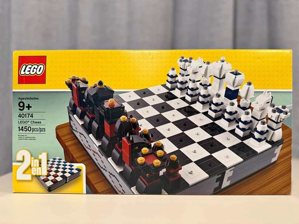 LEGO Chess Set 40174 | Brand NEW / Never Opened