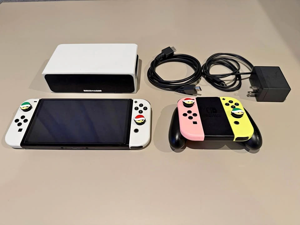 Nintendo Switch OLED Model (White Joy-Con) – Mint / Excellent Co