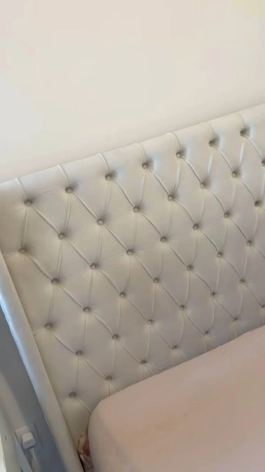 Queen Size Tufted Bed Frame & Mattress - photo 3