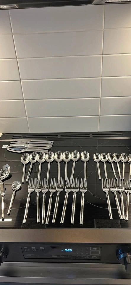 Zwiling Opus 45 piece flatware set polished