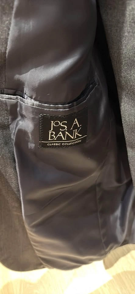 Jos. A. Bank Tailored Fit Suit 38 Short 100% Wool - photo 2
