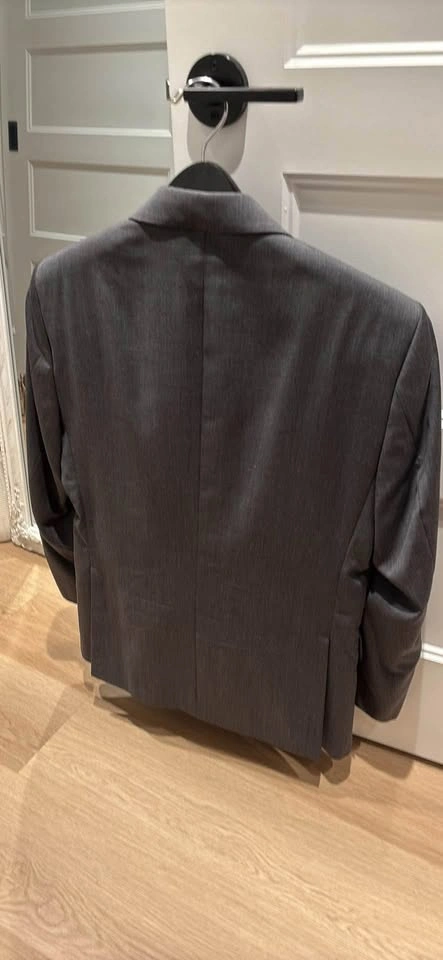 Jos. A. Bank Tailored Fit Suit 38 Short 100% Wool - photo 5