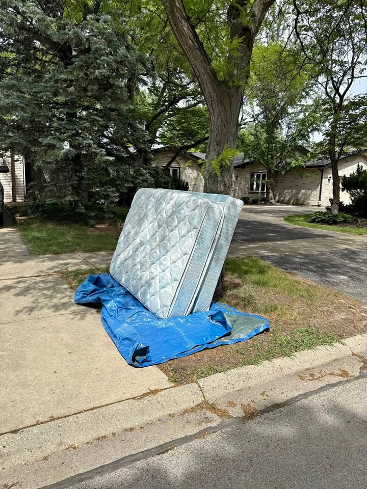 Free Full Mattress in Glenview