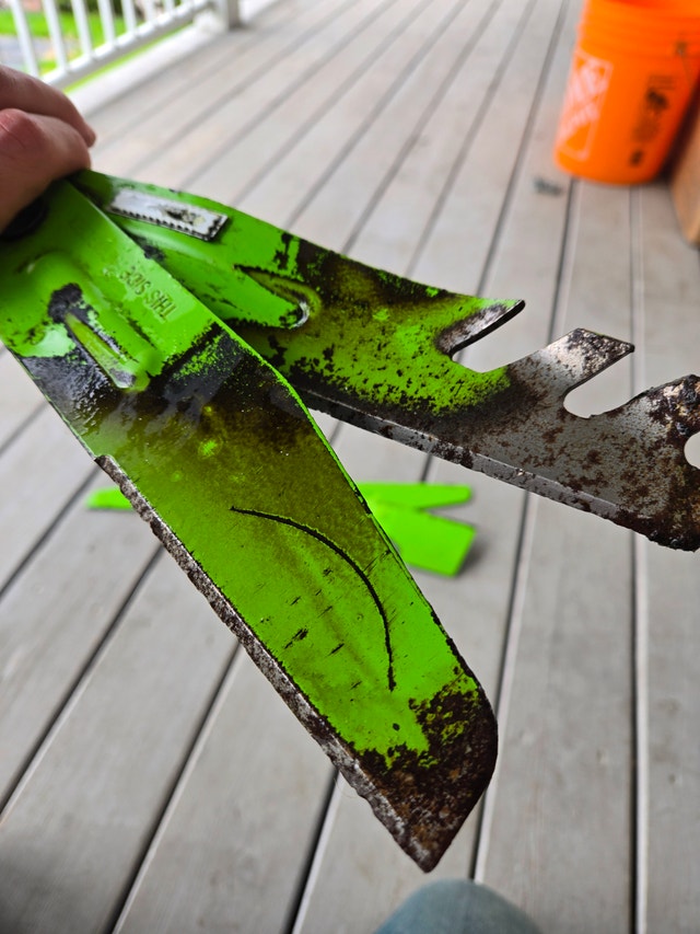EGO Lawn Mower Mulching/High Lift Bagging Blade Set - photo 5