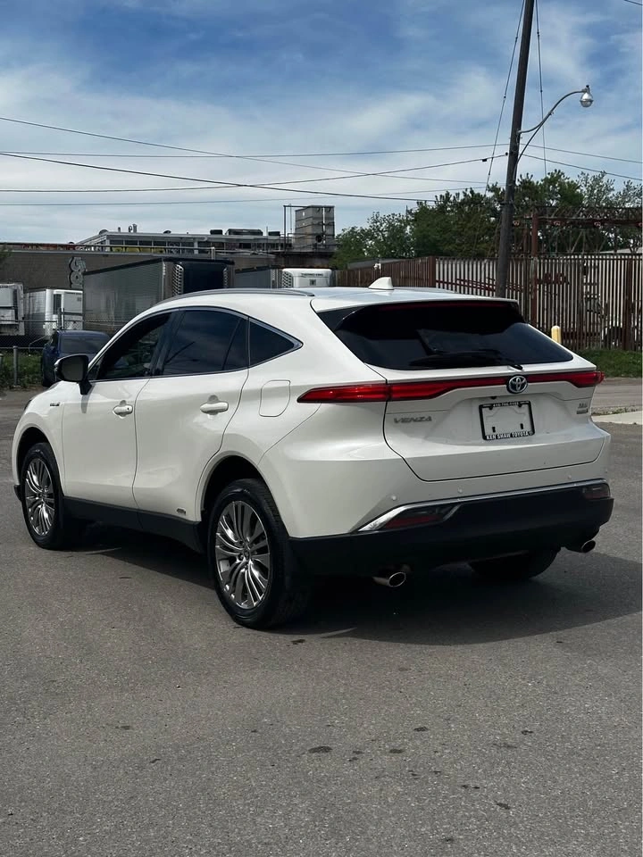 2021 Toyota Venza - photo 3