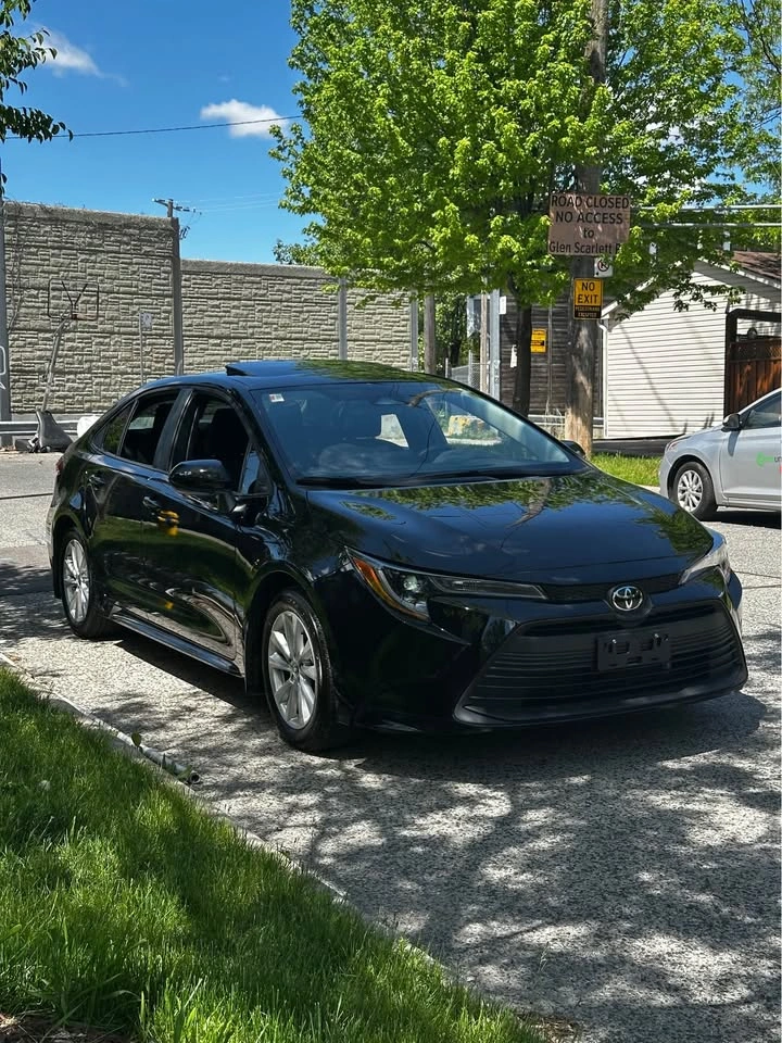 2024 Toyota Corolla - photo 2