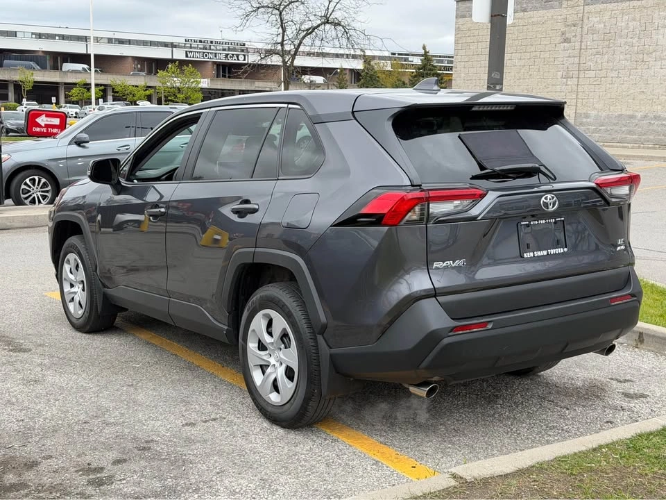 2024 Toyota RAV4 - photo 3