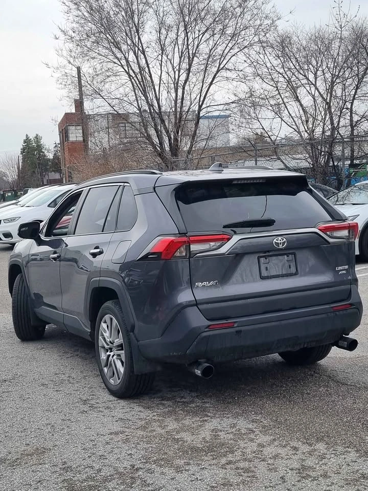 2023 Toyota RAV4 - photo 3