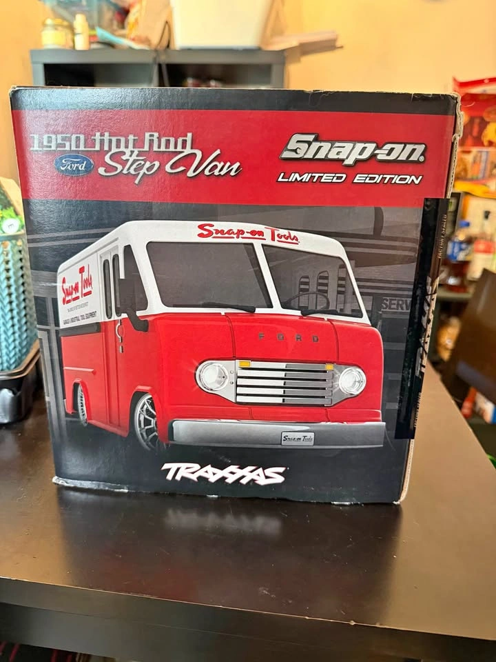 Limited Edition Snap On 1950's Step Van, Traxxis RC car