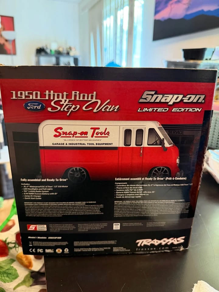 Limited Edition Snap On 1950's Step Van, Traxxis RC car - photo 4