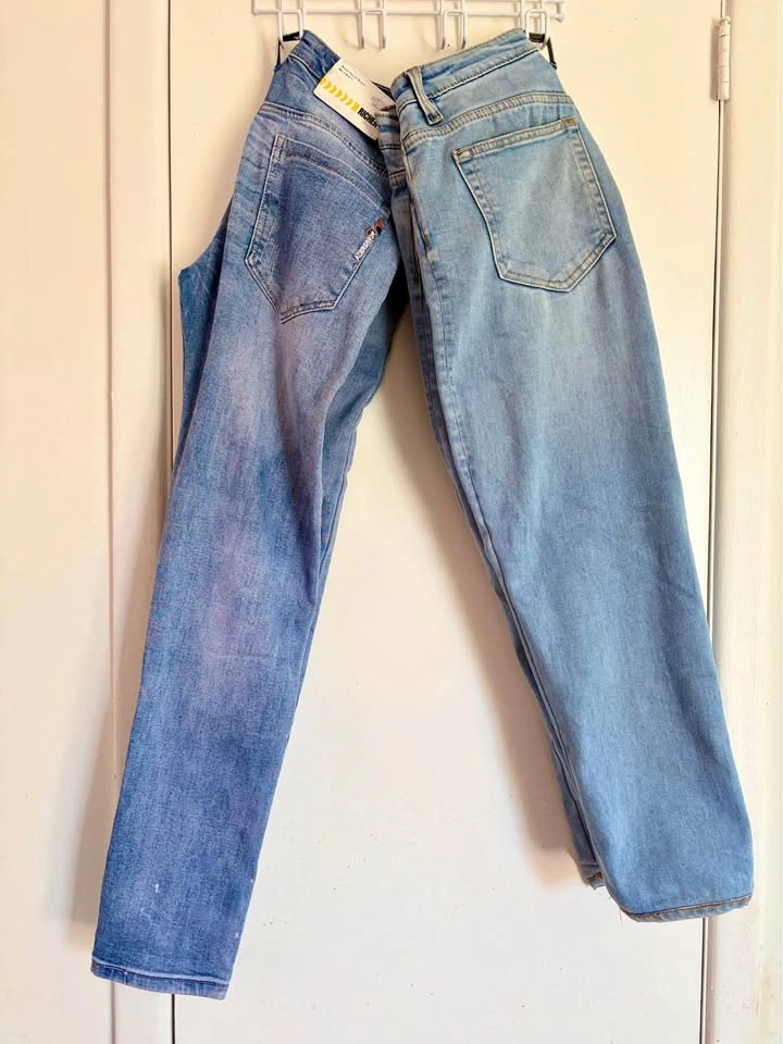 2 Jeans for 15$