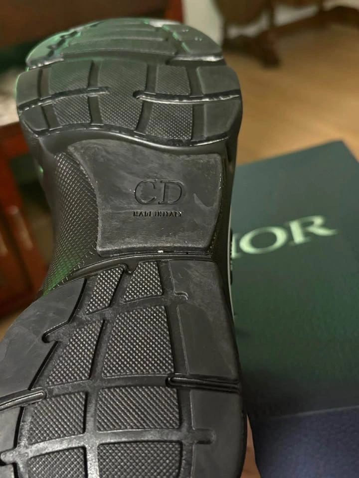 Dior Black Reflective Sneakers Size 5.5 - photo 4