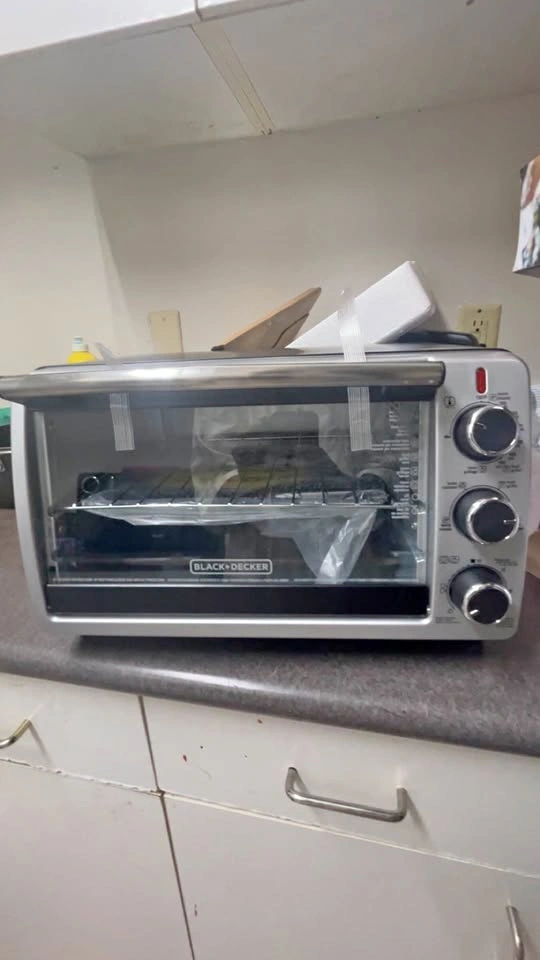 New Black+Decker Convection Countertop Oven