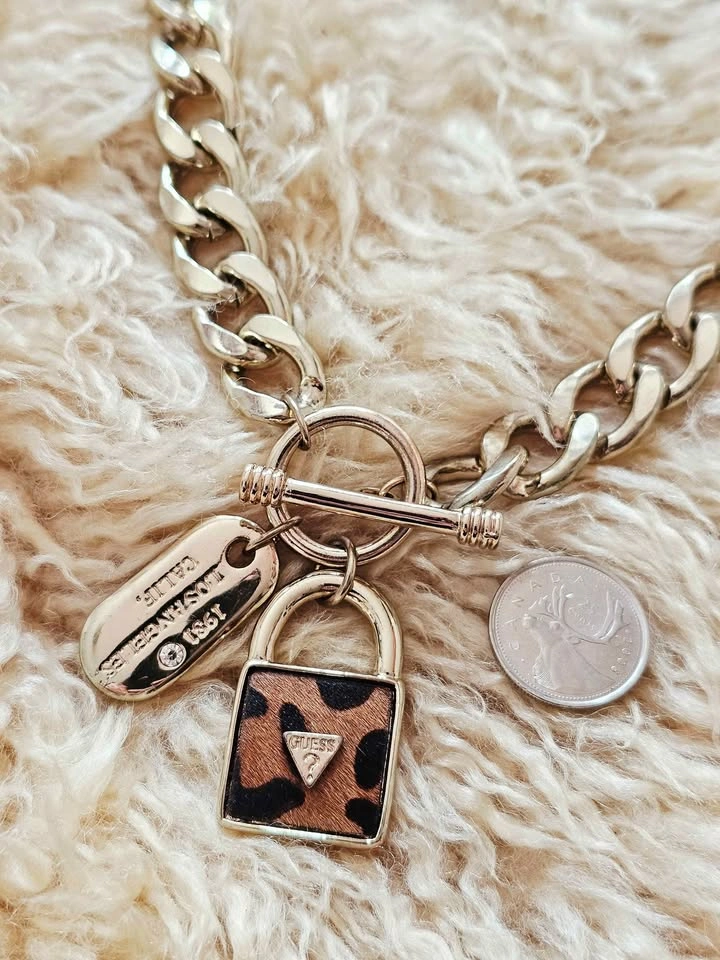 Y2K Guess Chunky Curb Chain Necklace Leopard Lock Charm - photo 3