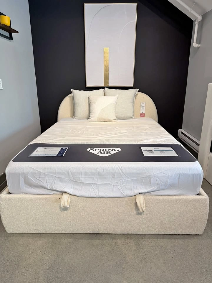 PLACIDA DECOR – Luna Bouclé Lift-Up Storage Bed Frame