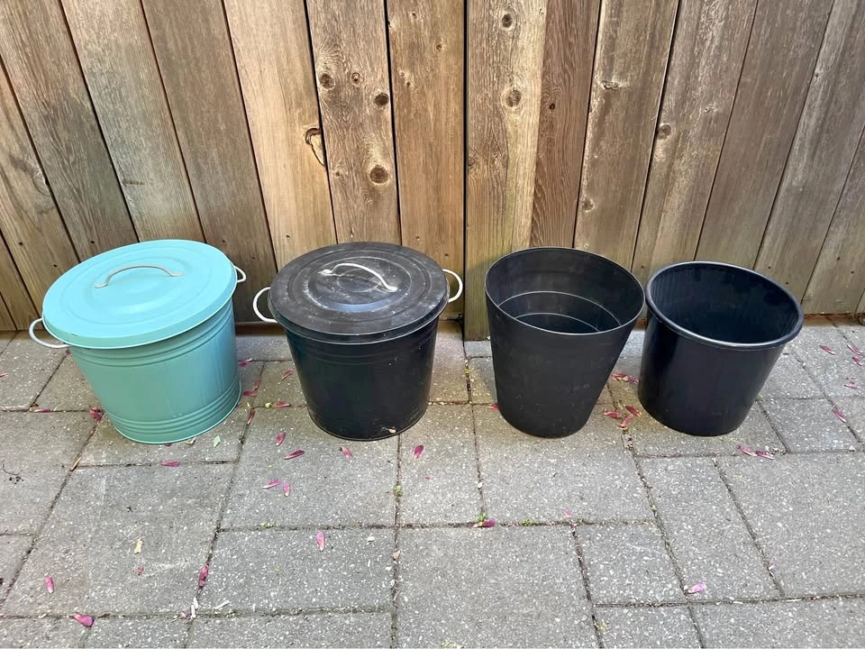 Assorted Trash Bins / Storage Bins