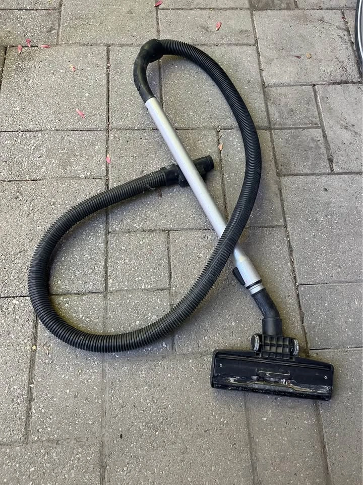 Bissell CleanView Multi Cyclonic Vacuum Cleaner - photo 2