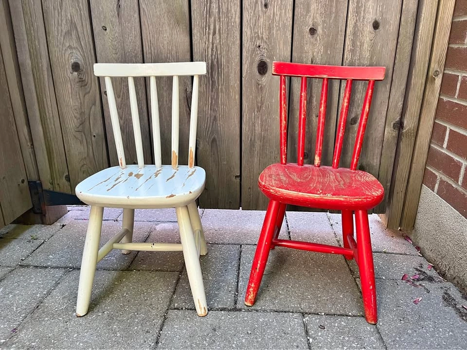 Vintage Children’s Wooden Chairs – Set of 2 (1980s)