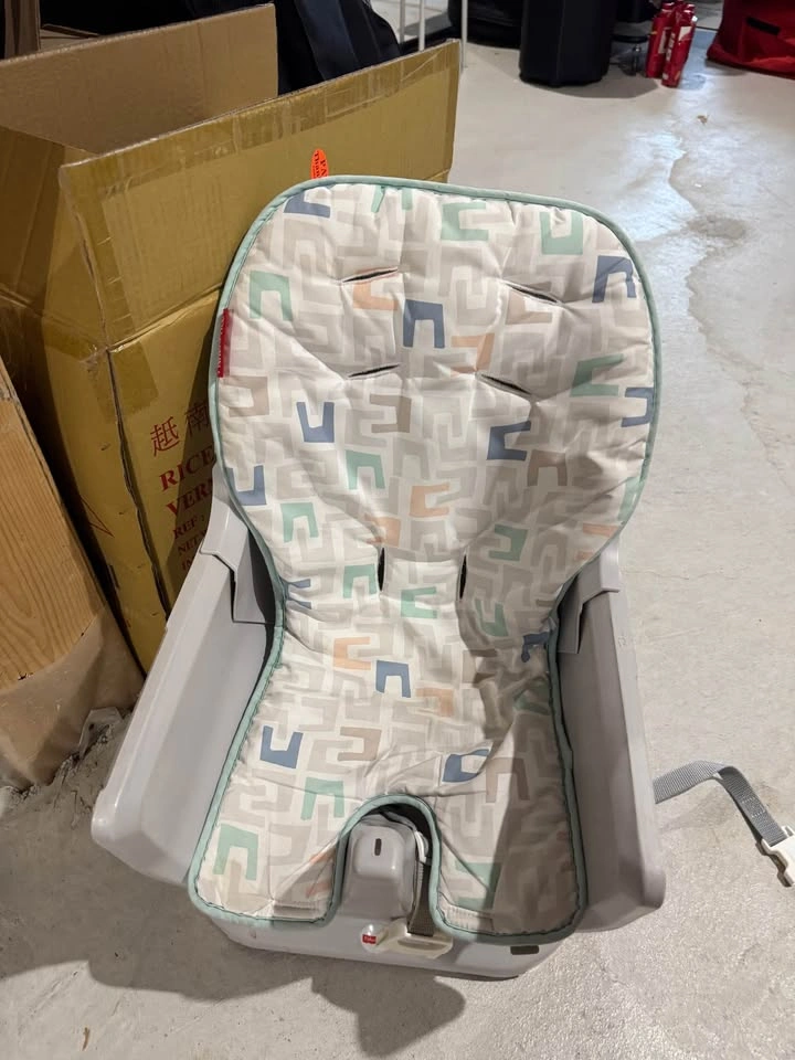 Fisher-Price SpaceSaver High Chair - photo 3
