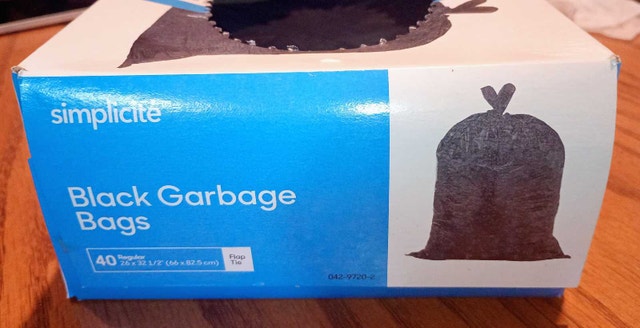 20 black garbage bags for 74L containers - photo 2