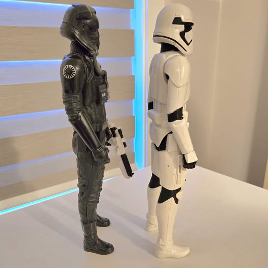 Star Wars Tie Fighter Pilot & Stormtrooper The Force Awakens - photo 3