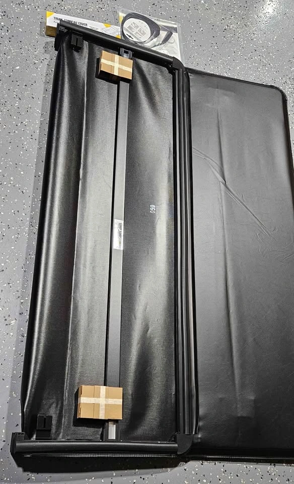 Soft Tri-Fold Truck Bed Tonneau Cover for Toyota Tacoma 5FT Bed - photo 4