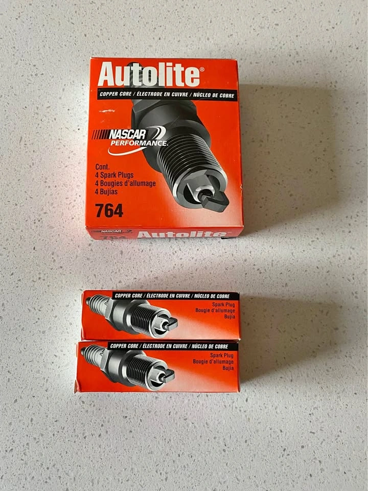 Autolite 764 Spark Plugs – 6 Total New in Box