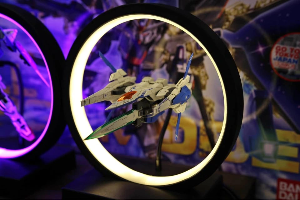 Figuring Ring light ( figure not included)