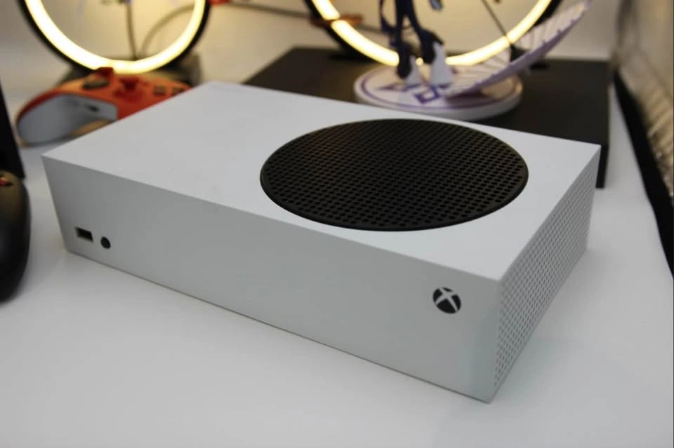 Xbox Series X 1TB and Series S 512GB - photo 3