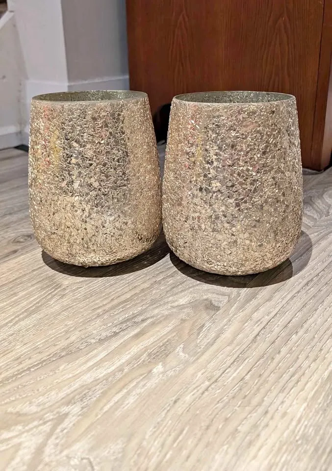 Gold Glittery Textured Holiday Decor Planters thumbnail